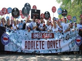 Memur-Sen 81 İlde ‘’Emeğe Saygı Adalete Davet’’ Çağrısı Yaptı