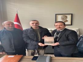 Bayındır Memur-Sen Samsun Şube Başkanımız İsa Çolak,  Gazi İl Halk Kütüphanesine Kitap Hediye Etti. 